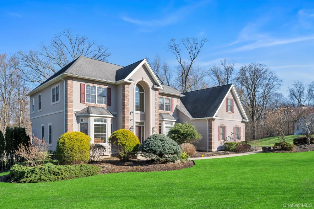 25 Charnwood Drive Suffern, NY 10901