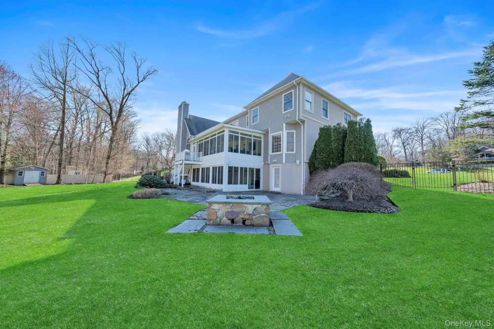 25 Charnwood Drive Suffern, NY 10901