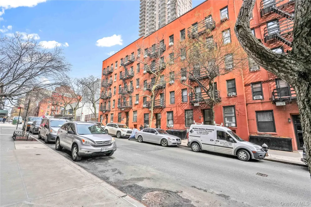 211 E 88 STREET #2A New York (Manhattan), NY 10128
