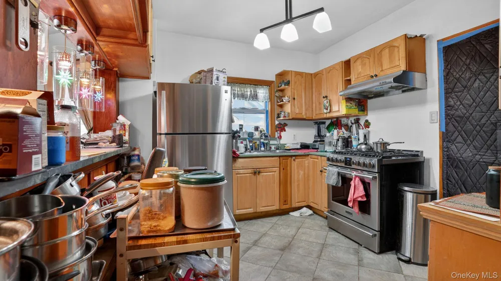 9429 Park Lane S Woodhaven, NY 11421