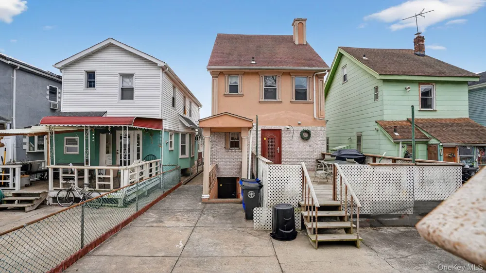 9429 Park Lane S Woodhaven, NY 11421