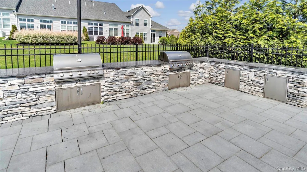 272 Silver Timber Drive Yaphank, NY 11980