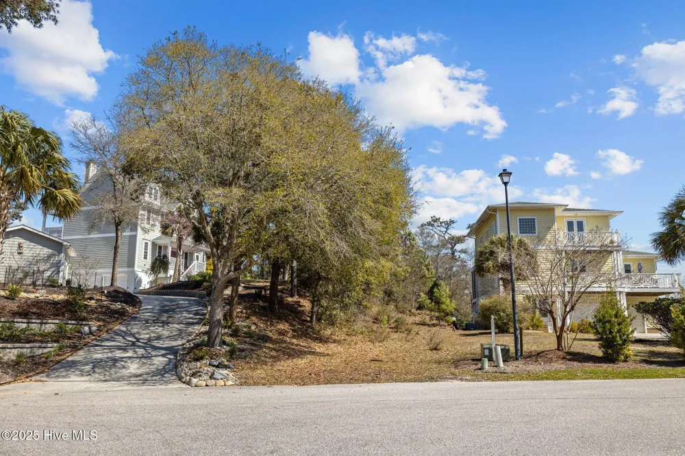 9814 Clarendon Drive Emerald Isle, NC 28594