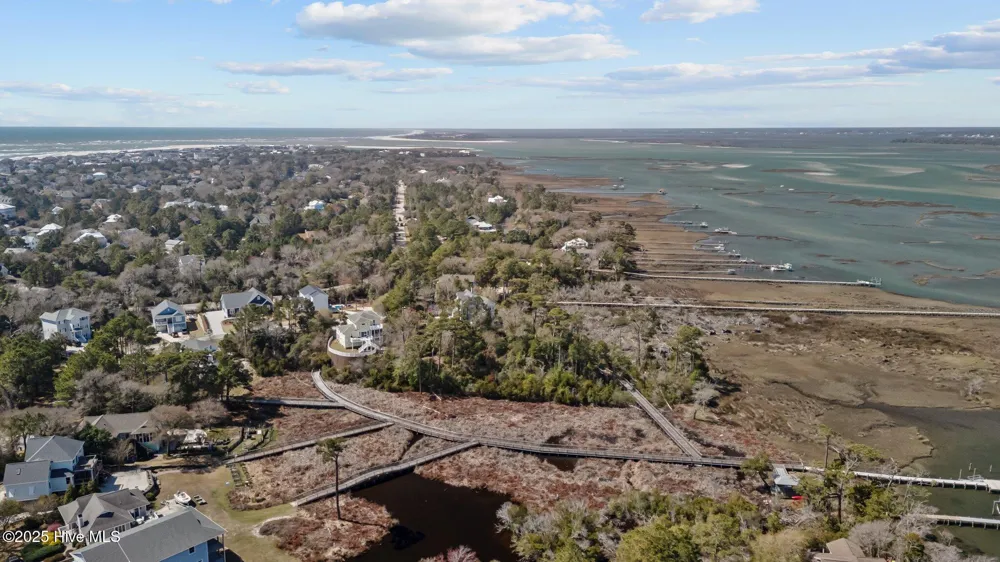9814 Clarendon Drive Emerald Isle, NC 28594
