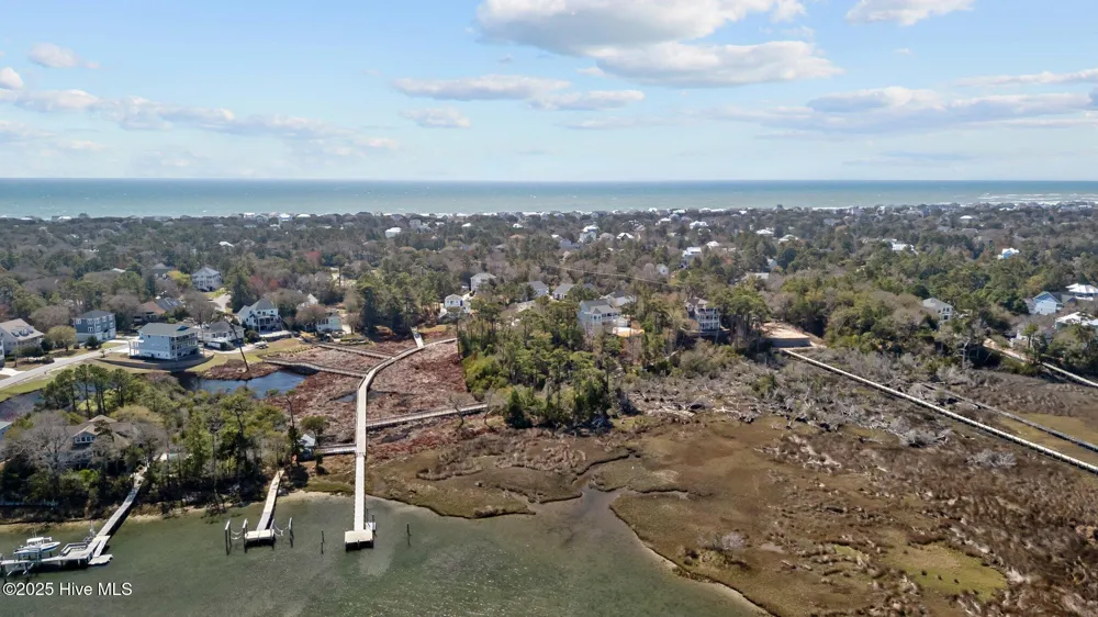 9814 Clarendon Drive Emerald Isle, NC 28594