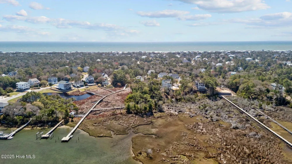 9814 Clarendon Drive Emerald Isle, NC 28594