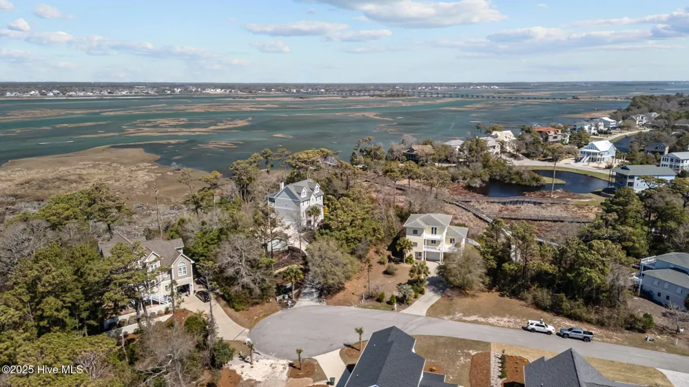 9814 Clarendon Drive Emerald Isle, NC 28594