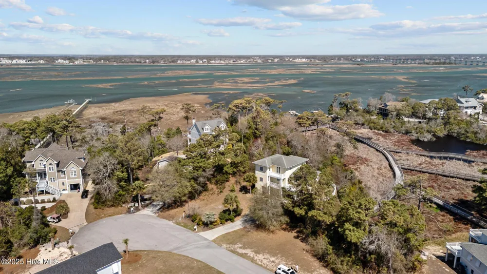 9814 Clarendon Drive Emerald Isle, NC 28594