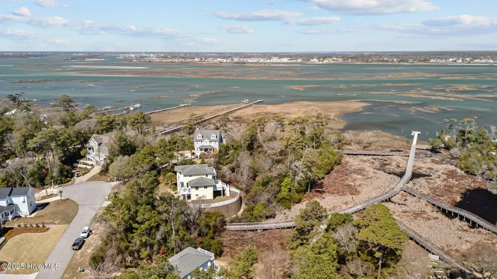 9814 Clarendon Drive Emerald Isle, NC 28594