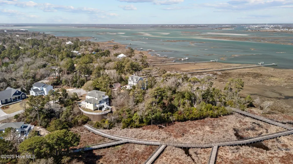 9814 Clarendon Drive Emerald Isle, NC 28594