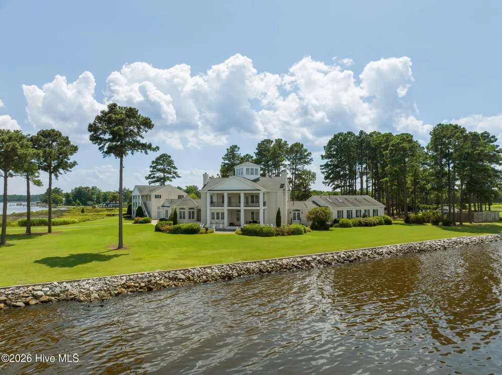 220 Pungo Shores Drive Belhaven, NC 27810