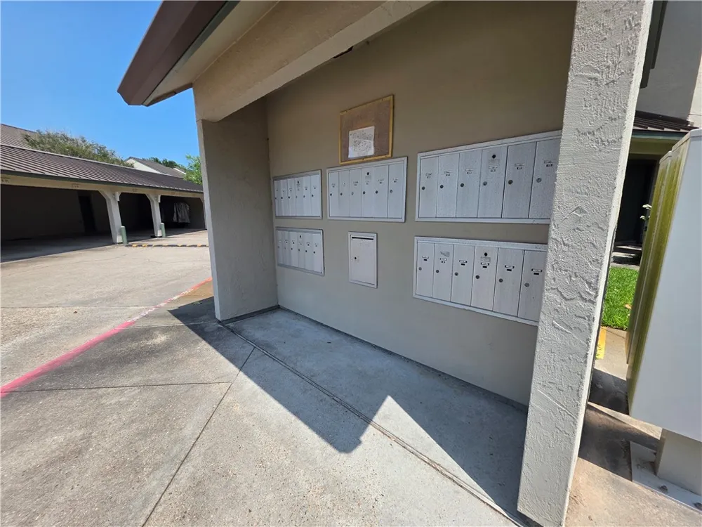 302 Saint Andrews Street #E-103 Rockport, TX 78382