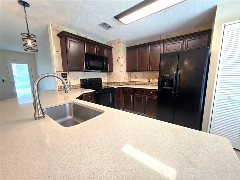 302 Saint Andrews Street #E-103 Rockport, TX 78382