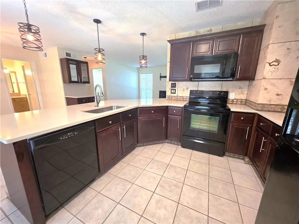 302 Saint Andrews Street #E-103 Rockport, TX 78382