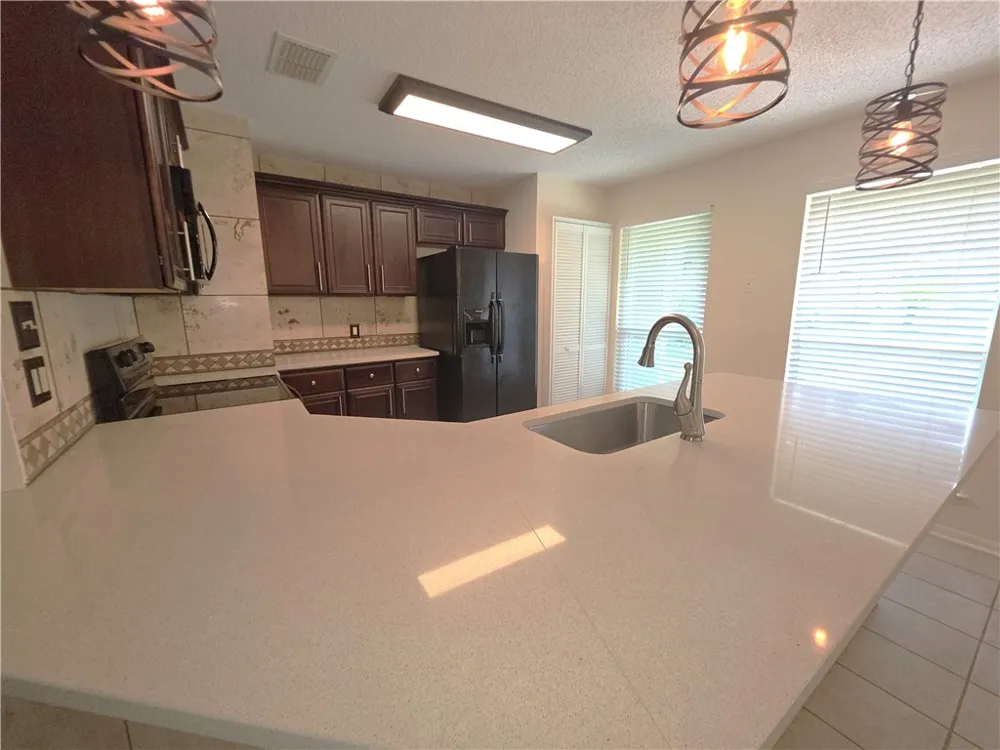 302 Saint Andrews Street #E-103 Rockport, TX 78382