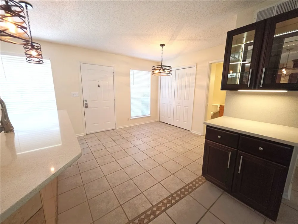 302 Saint Andrews Street #E-103 Rockport, TX 78382