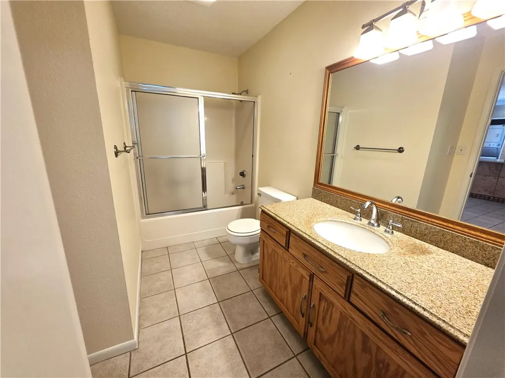 302 Saint Andrews Street #E-103 Rockport, TX 78382