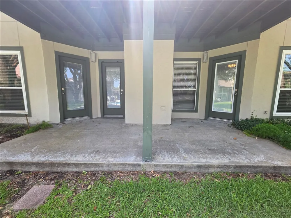 302 Saint Andrews Street #E-103 Rockport, TX 78382