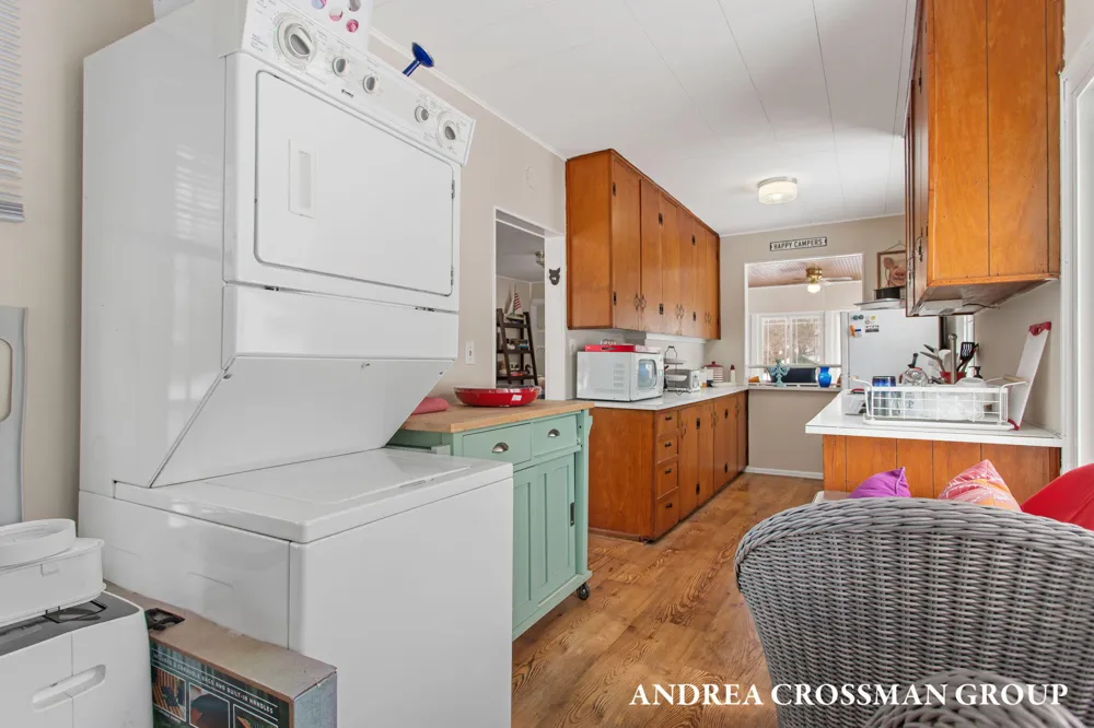 658 Allegan Street Saugatuck, MI 49453