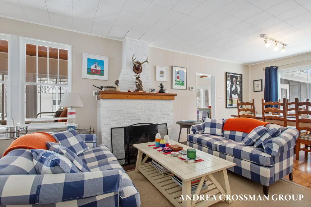 658 Allegan Street Saugatuck, MI 49453