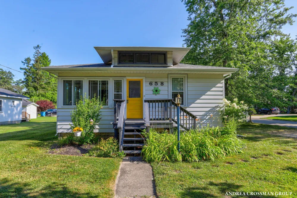 658 Allegan Street Saugatuck, MI 49453