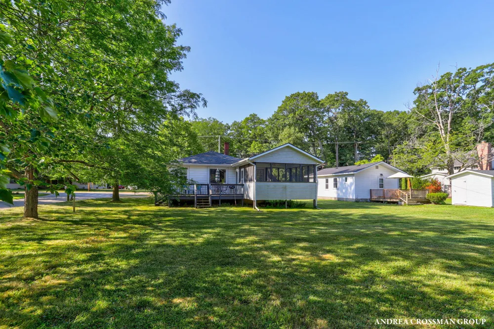 658 Allegan Street Saugatuck, MI 49453