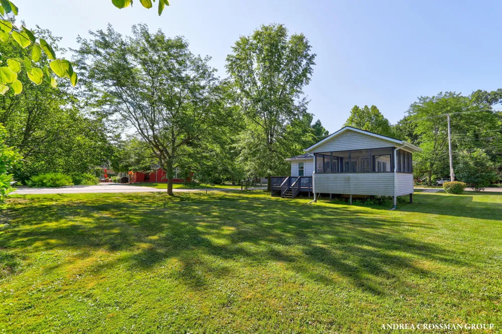 658 Allegan Street Saugatuck, MI 49453