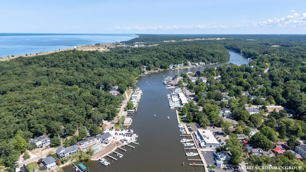 658 Allegan Street Saugatuck, MI 49453