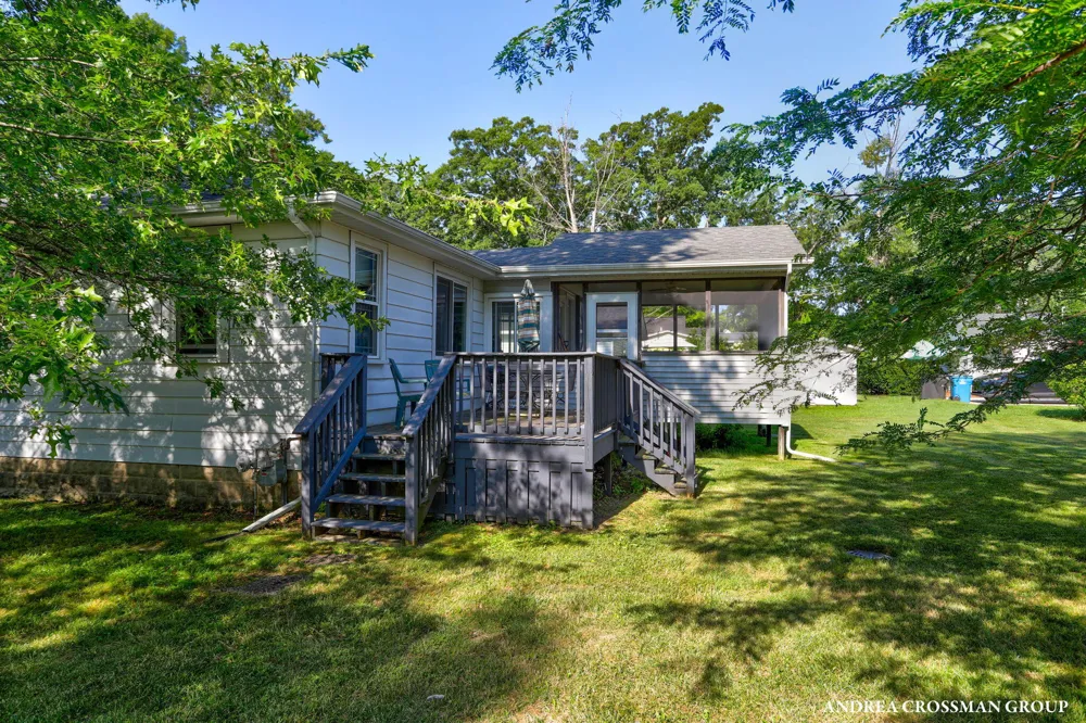 658 Allegan Street Saugatuck, MI 49453