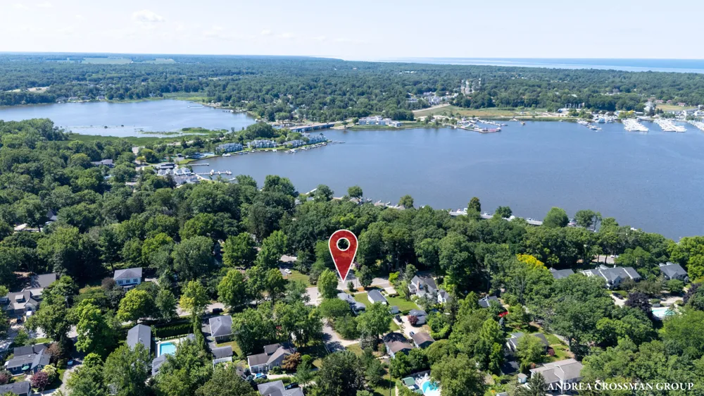 658 Allegan Street Saugatuck, MI 49453