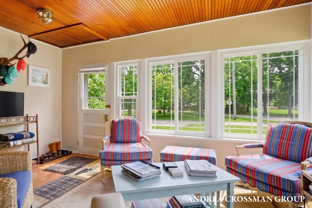 658 Allegan Street Saugatuck, MI 49453