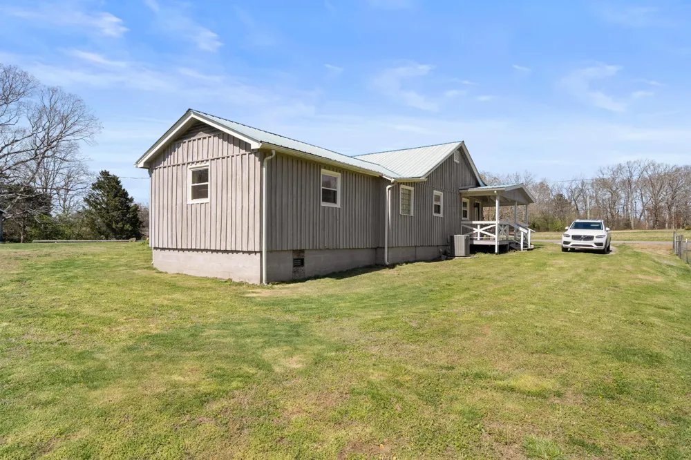28 Old Eastbrook Road Estill Springs, TN 37330