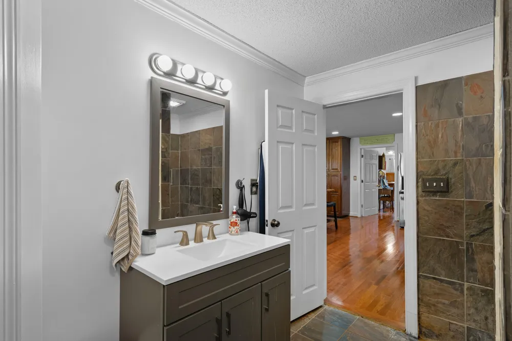28 Old Eastbrook Road Estill Springs, TN 37330