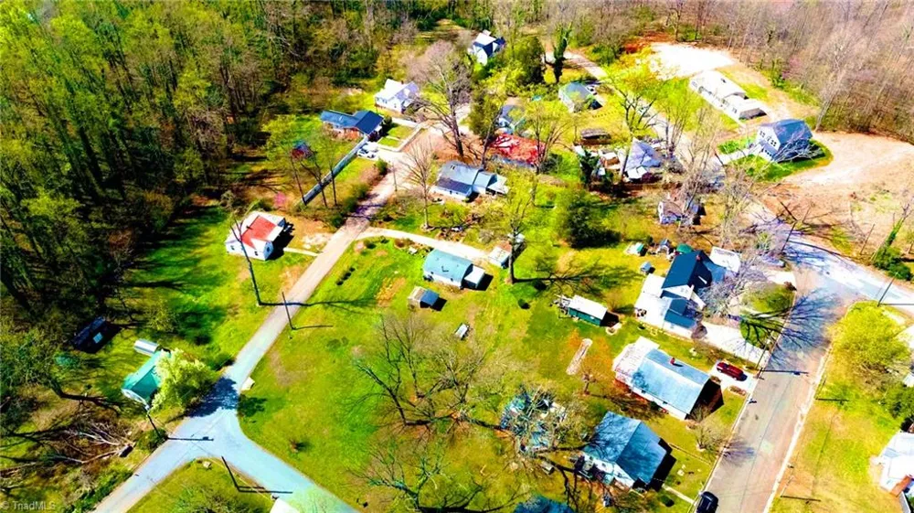 208 Aberdeen Drive Lexington, NC 27292