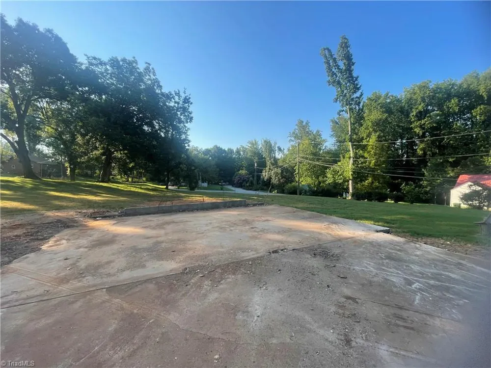208 Aberdeen Drive Lexington, NC 27292