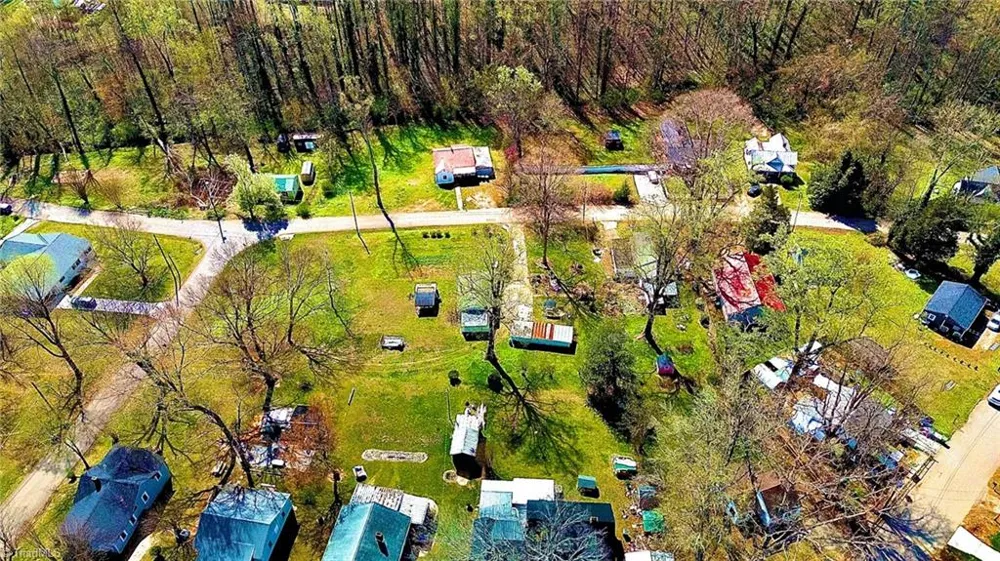 208 Aberdeen Drive Lexington, NC 27292