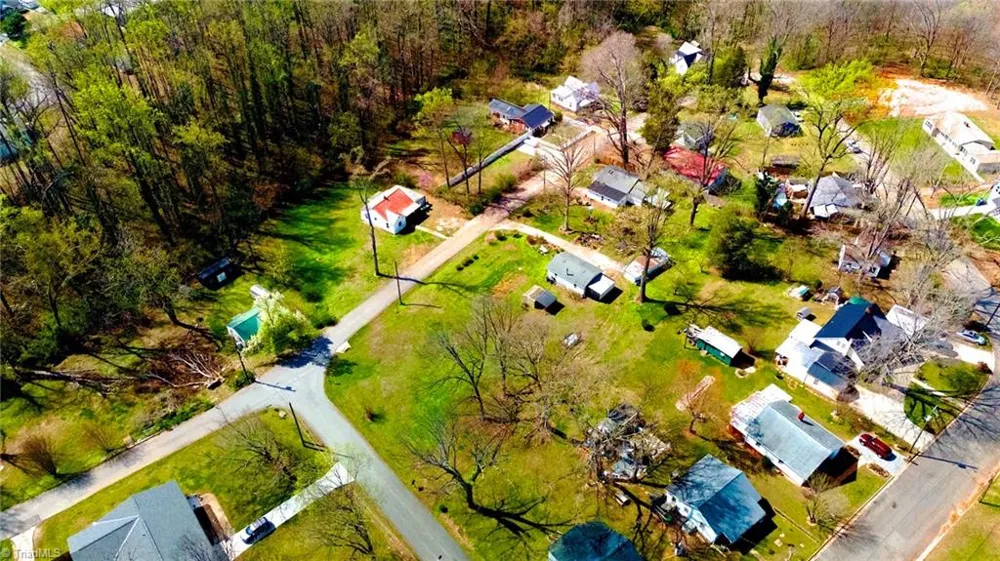 208 Aberdeen Drive Lexington, NC 27292