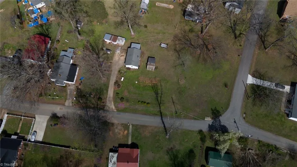 208 Aberdeen Drive Lexington, NC 27292