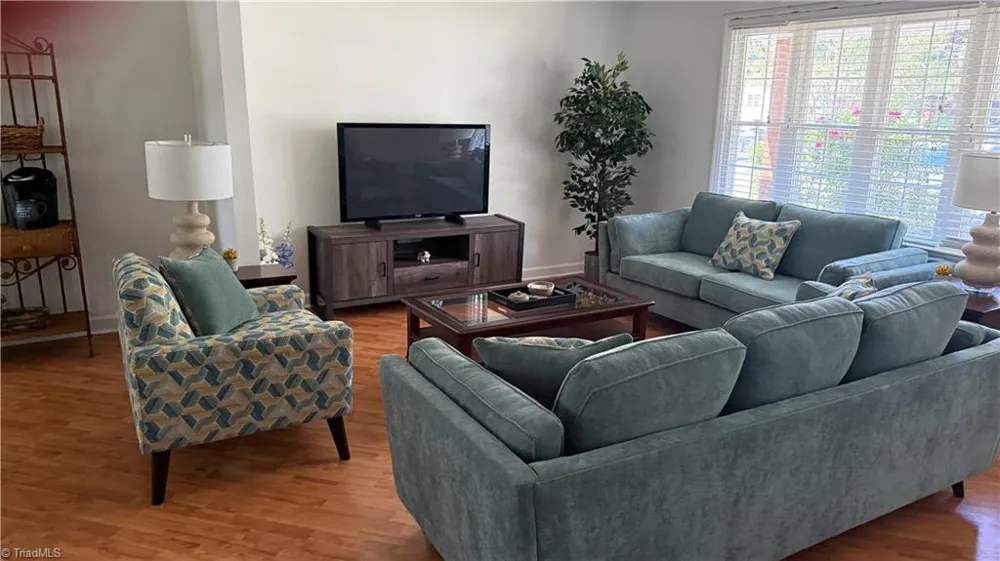 108 Hinshaw Avenue Yadkinville, NC 27055