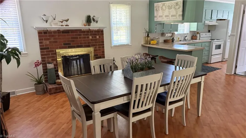 108 Hinshaw Avenue Yadkinville, NC 27055