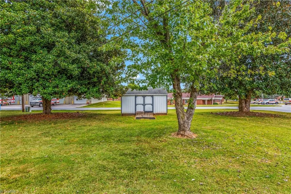 108 Hinshaw Avenue Yadkinville, NC 27055