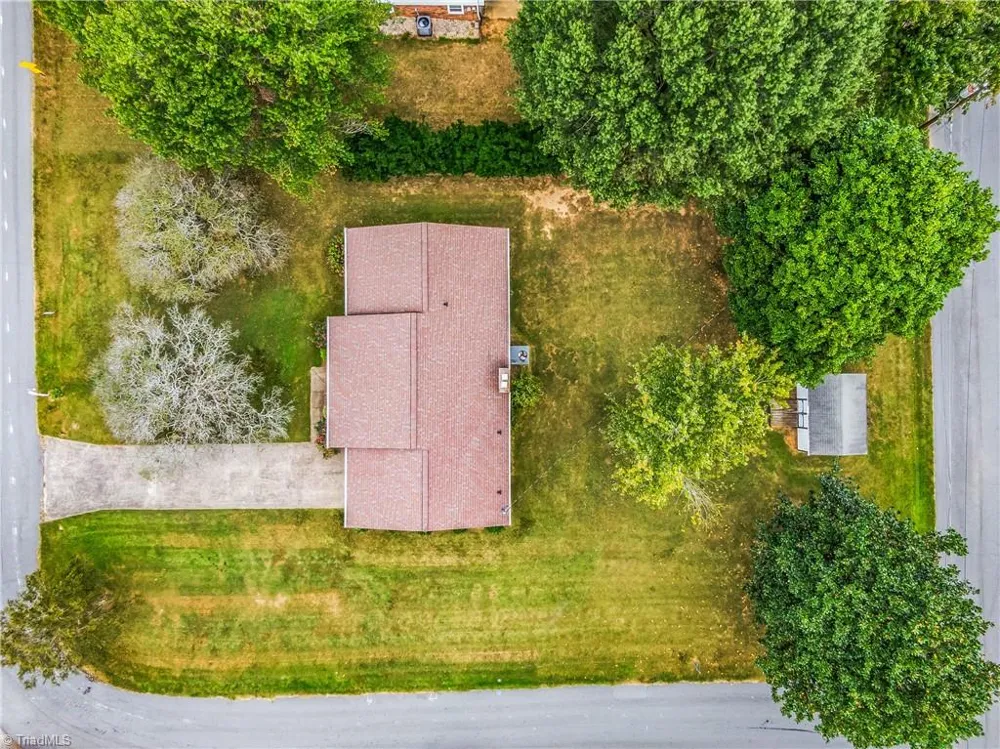 108 Hinshaw Avenue Yadkinville, NC 27055