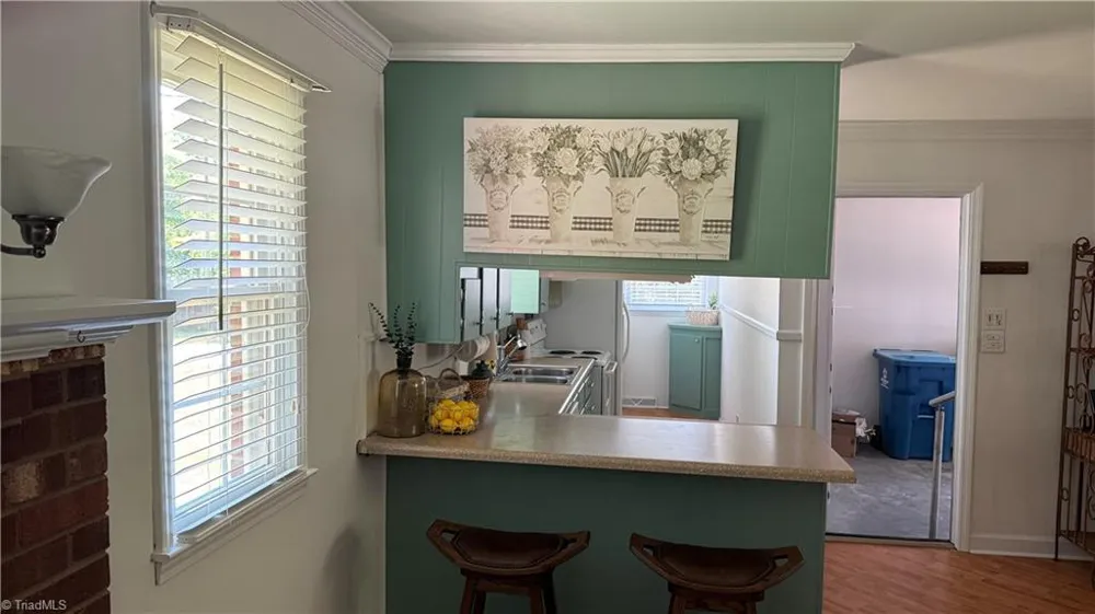 108 Hinshaw Avenue Yadkinville, NC 27055