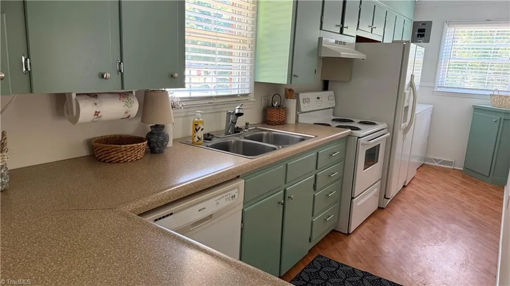 108 Hinshaw Avenue Yadkinville, NC 27055