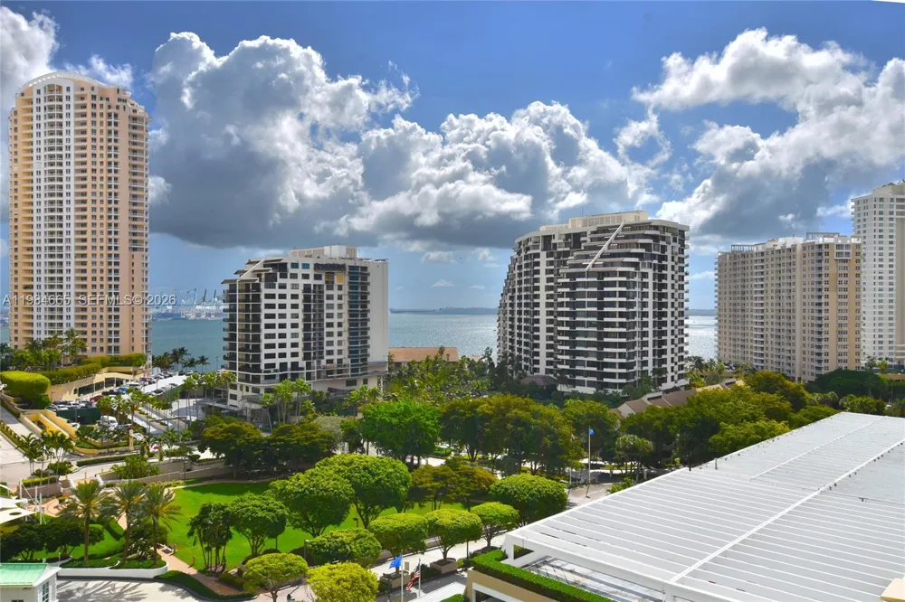 801 Brickell Key Blvd #1209 Miami, FL 33131