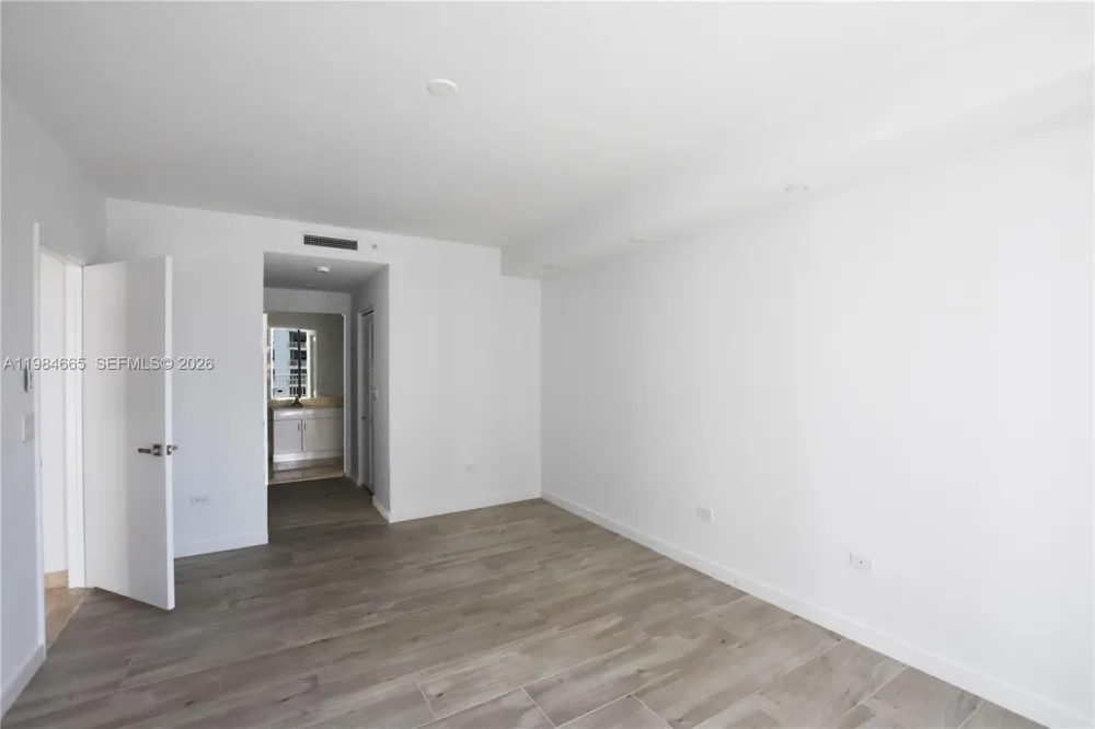 801 Brickell Key Blvd #1209 Miami, FL 33131