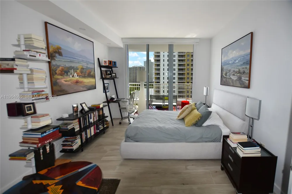 801 Brickell Key Blvd #1209 Miami, FL 33131