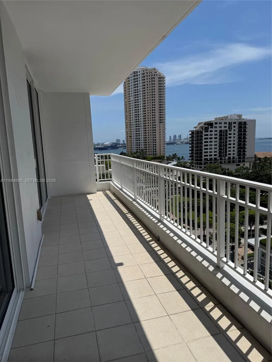 801 Brickell Key Blvd #1209 Miami, FL 33131