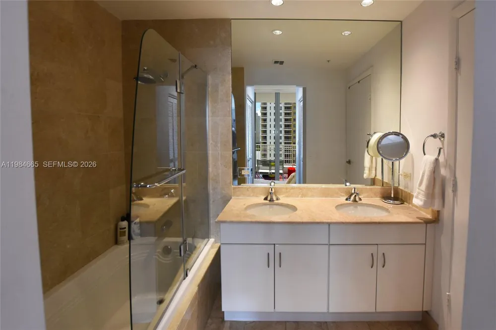 801 Brickell Key Blvd #1209 Miami, FL 33131
