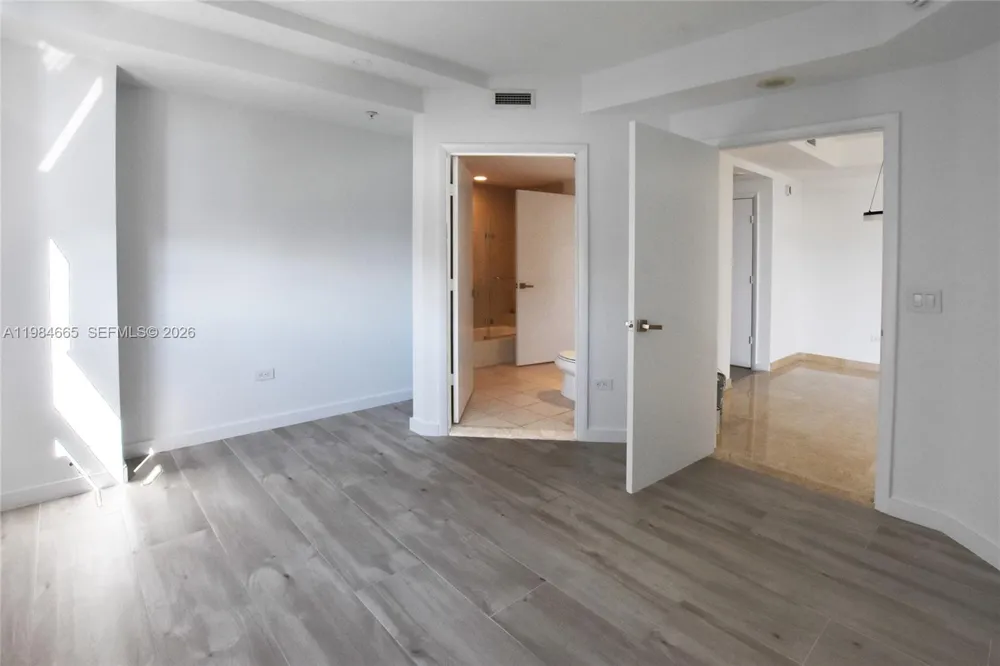 801 Brickell Key Blvd #1209 Miami, FL 33131